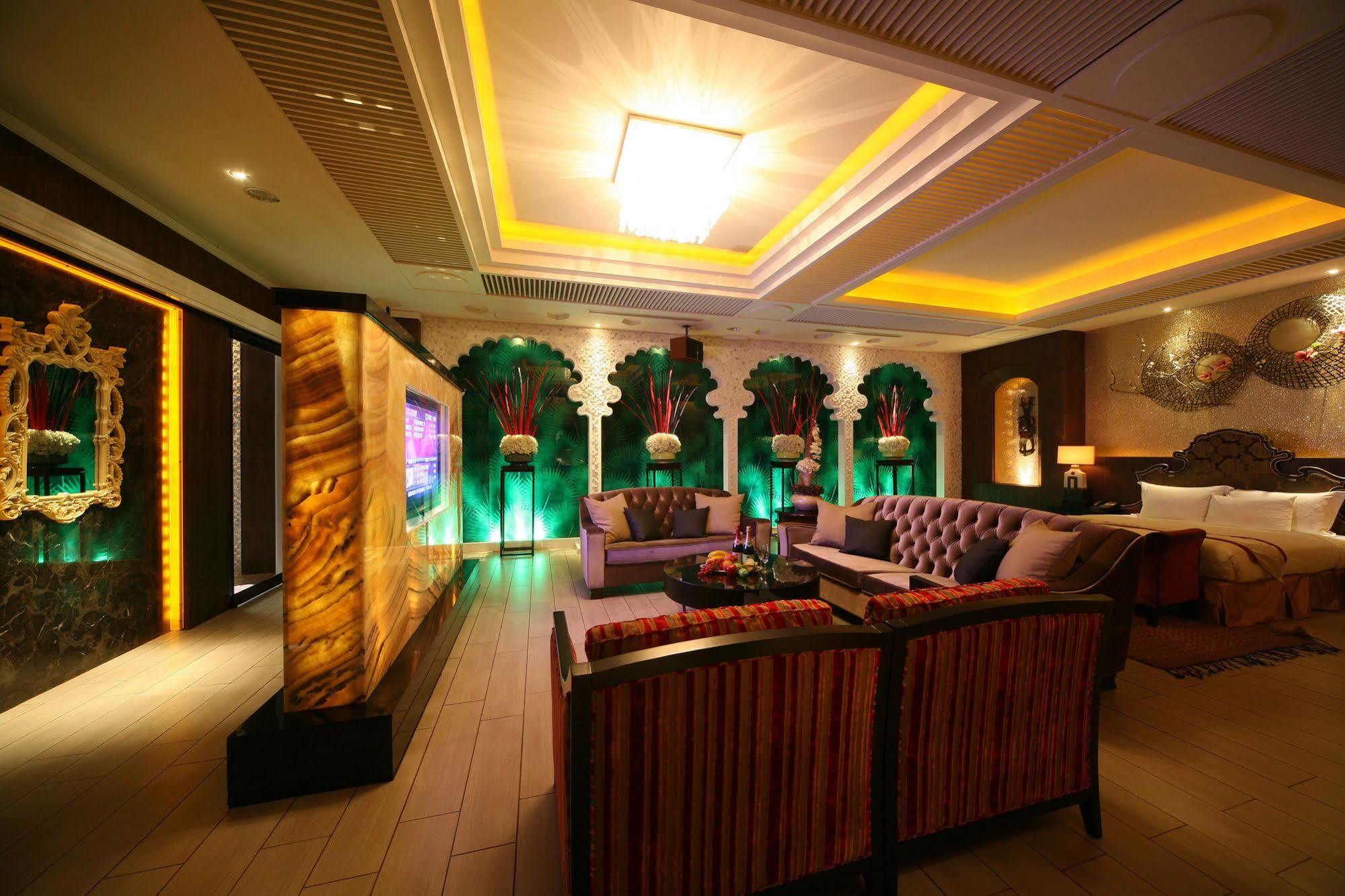 Lanshy Motel Тайчжун Экстерьер фото