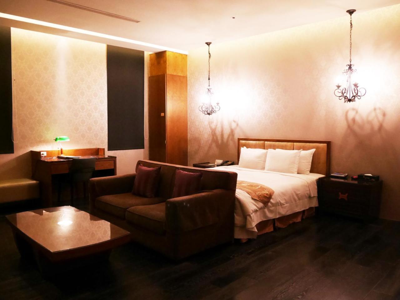 Lanshy Motel Тайчжун Экстерьер фото